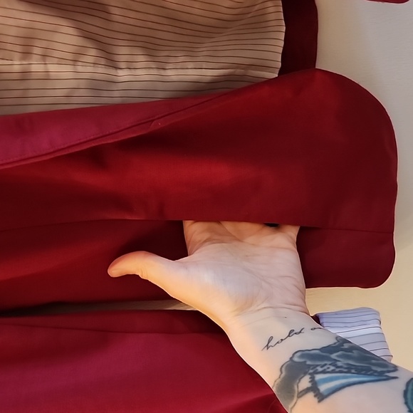 Twik berry blazer, size small - Picture 4 of 6